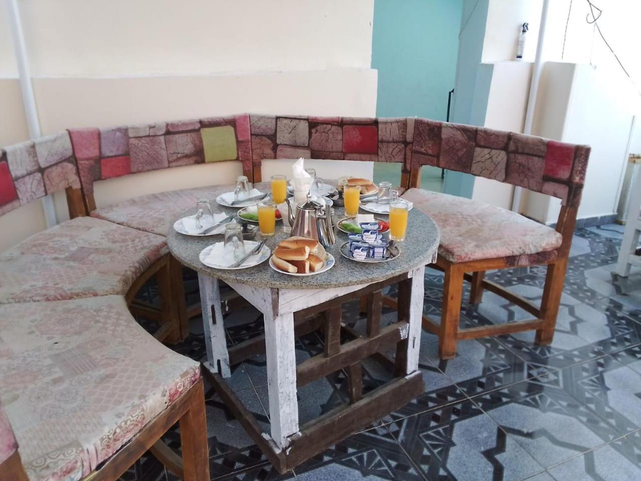 One Love Guesthouse & Restaurant Luxor Exterior foto