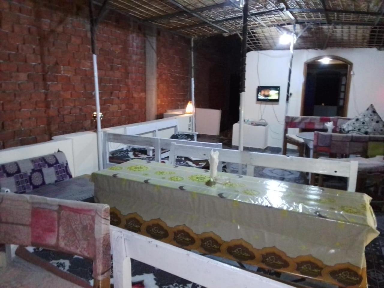 One Love Guesthouse & Restaurant Luxor Exterior foto