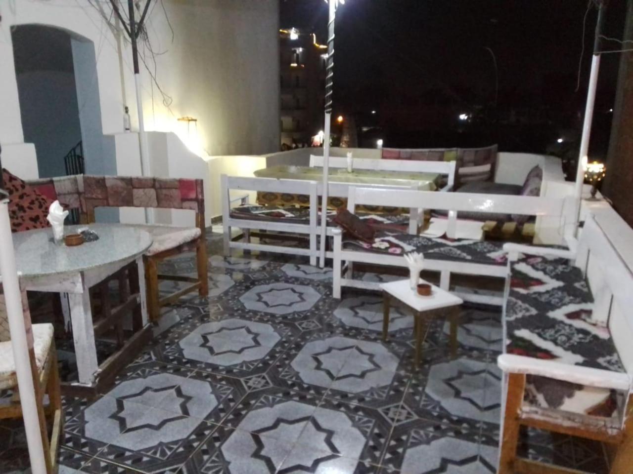 One Love Guesthouse & Restaurant Luxor Exterior foto